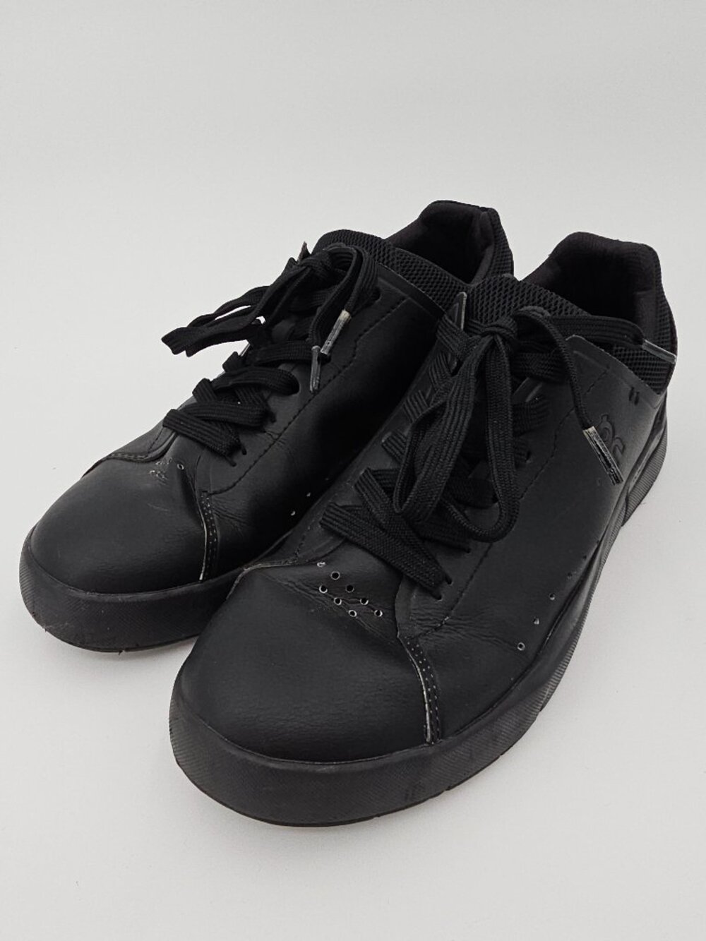 On cloud The Roger Advantage Black Sneakers Running Tennis Shoes Women's Size 8
